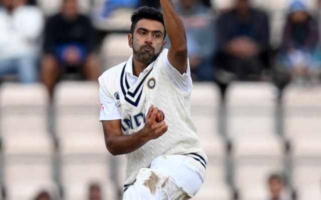  Srikar Bharat does wicketkeeping duties in absence of Wriddhiman Saha against New Zealand