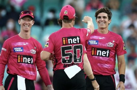 Watch: Sydney Sixers’ clever move sparks spirit of game debate