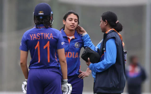  Smriti Mandhana cops a blow on head, World Cup participation in doubt