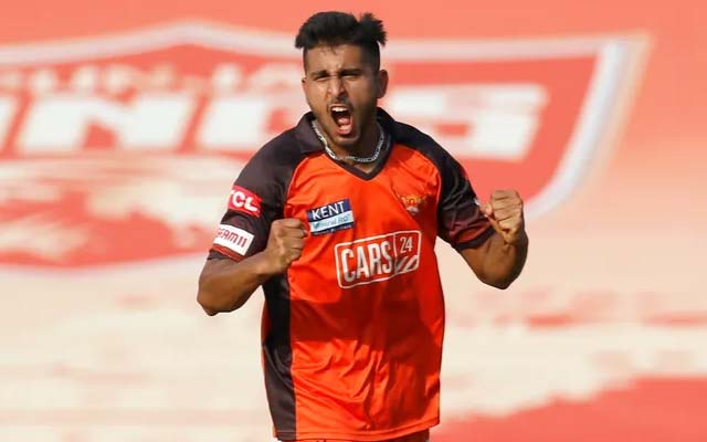  ‘Cracking Stuff – Umran Malik’s thrilling 4-wicket maiden final over leaves Twitter in awe