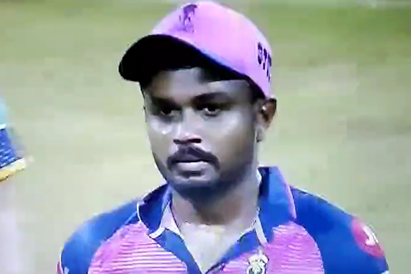  Watch: Sanju Samson opts for a DRS to check a Wide ball