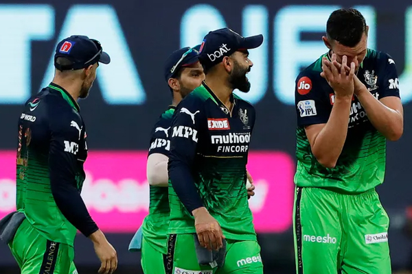  ‘Dominance and Brilliance’: Bangalore demolish Hyderabad and inch closer to the playoffs