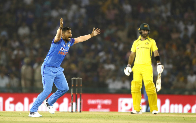  ‘Umesh yadav bhai to Wicket khane par laga hua hai’ – Fans Go Crazy As Umesh Yadav Turns The Game By Picking Two Wickets In A Single Over