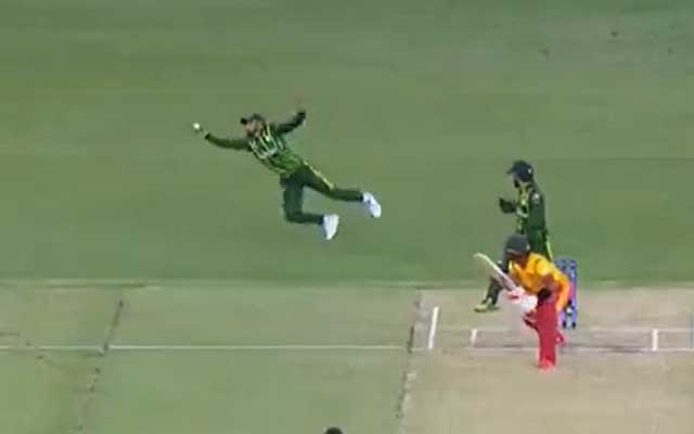  Watch: Babar Azam grabs one-handed stunner at slips against Zimbabwe