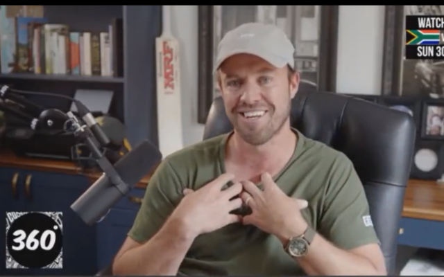  Watch: AB de Villiers hilariously apologizes to Indian fans for supporting South Africa during their 20-20 World Cup encounter