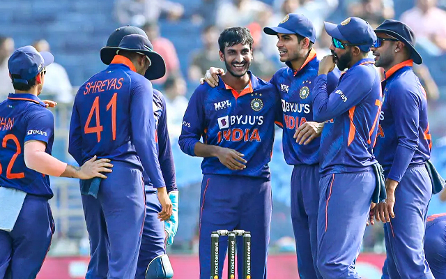  ‘Flawless performance’ – Twitter lauds India bowlers as they tear apart South Africa in third ODI