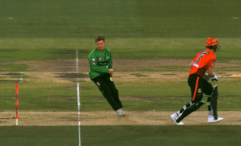  Another Controversy in BBL! Zampa attempts run-out at non-striker’s end but umpire gives it not-out