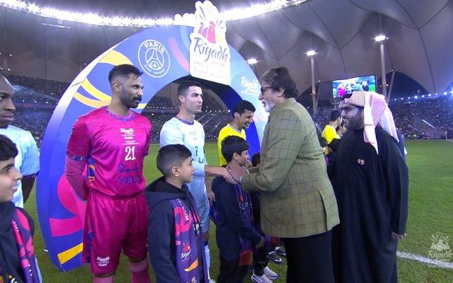  Watch: Bollywood megastar Amitabh Bachchan meets Cristiano Ronaldo and Lionel Messi ahead of PSG vs Al Nassr