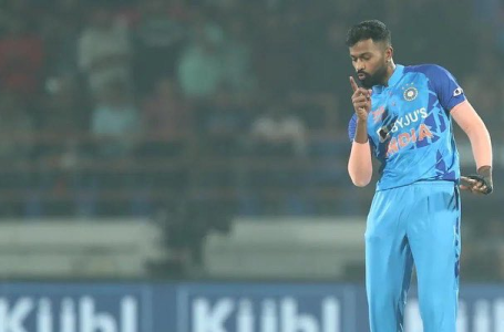 Watch: Hardik Pandya caught on mic abusing teammate during second ODI against Sri Lanka