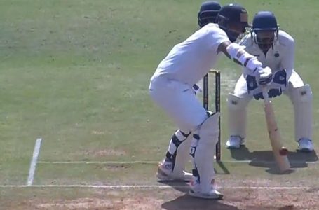 ‘Bravery to another level’ – Fans salute Hanuma Vihari for batting left-handed despite fractured wrist during Ranji Trophy 2022-23