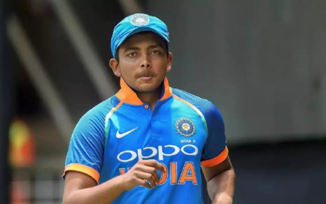  ‘Mujhe kyun toda’ -Fans baffled as Prithvi Shaw’s friend’s car smashed with a baseball bat for refusing to click a selfie