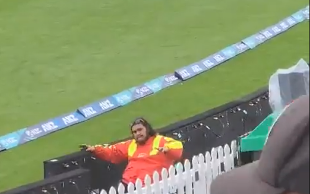  Watch: Security guard enjoying the vibes in England vs New Zealand Test 2 at Wellington