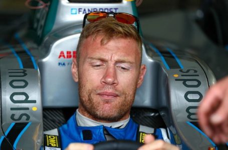 Andrew Flintoff likely to sue BBC Top Gear for horrible crash