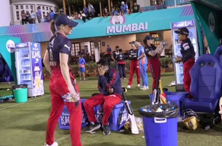 ‘Ab jab match nhi jeet paa rhe to yehi sb krna padega na’ – Bangalore’s Ellyse Perry cleans up dug out after their loss to Mumbai