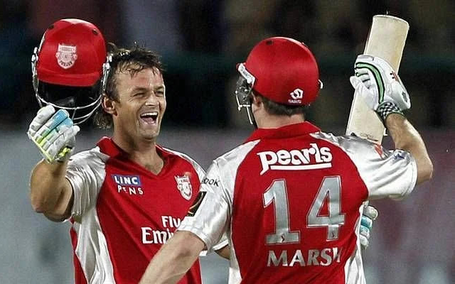 Adam Gilchrist and Shaun Marsh (Source - Twitter)