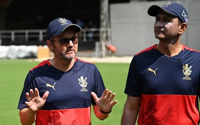  ‘Fir bhi trophy nhi aayi to’ – Fans react as RCB set to part ways with Mike Hesson and Sanjay Bangar