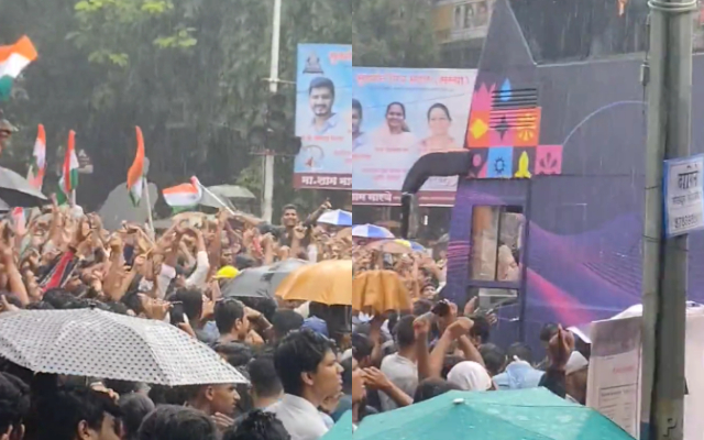  WATCH: Fans gather around during World Cup trophy tour in Pune despite heavy rain