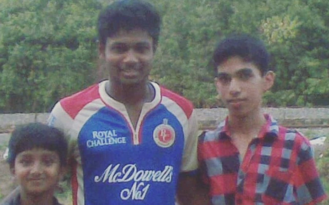  ‘Humare saath haath mila lo, agla World Cup kheloge’ – Fans react as Sanju Samson’s old photo in RCB practice kit surface