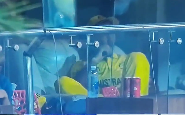  WATCH : Glenn Maxwell smokes vape in during Australia vs South Africa in ODI World Cup 2023 match