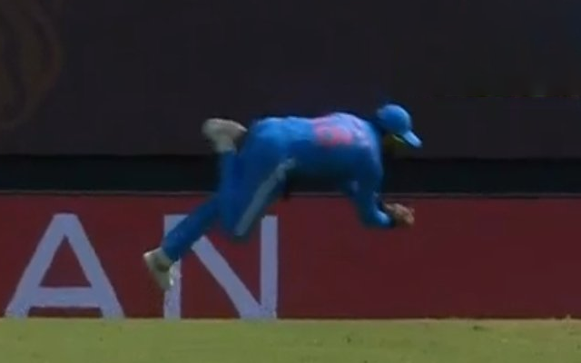  WATCH : Virat Kohli’s flying catch to dismiss Mitchell Marsh in IND vs AUS ODI World Cup 2023