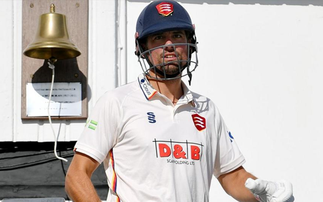 Alastair Cook calls time on his cricket career after English county season ends