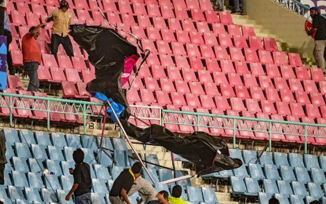  WATCH: Fans escape narrowly after roof falls during Sri Lanka vs Australia game in ODI World Cup 2023