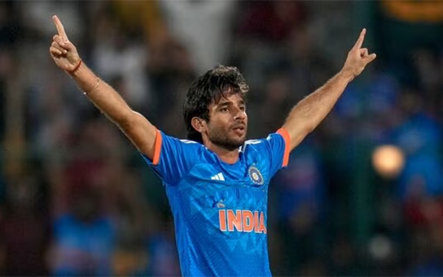  ‘Well bowled gogi’ – Fans react as Arshdeep Singh’s last over heroics earn India close win vs Australia in Bengaluru