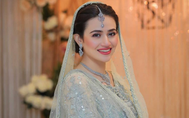  Shoaib Malik’s wife Sana Javed faces criticism on her latest wedding posts on social media