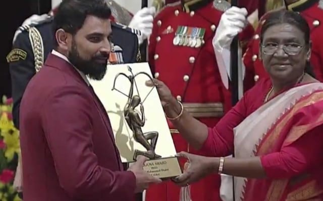  Star India pacer Mohammed Shami receives Arjuna Award from President Draupadi Murmu