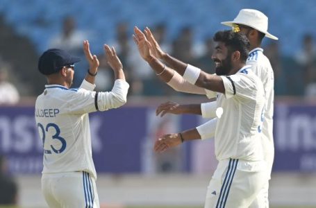 Reason why India players are wearing black armbands during third Day of Rajkot Test